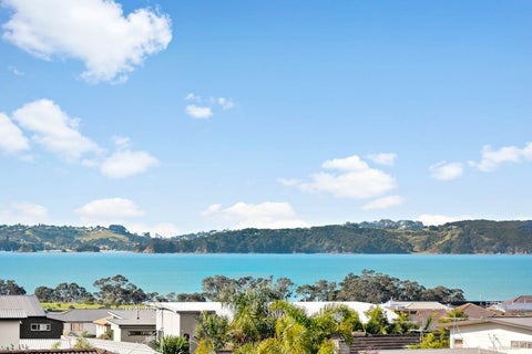 16 Columbia Crescent, Beachlands, Auckland