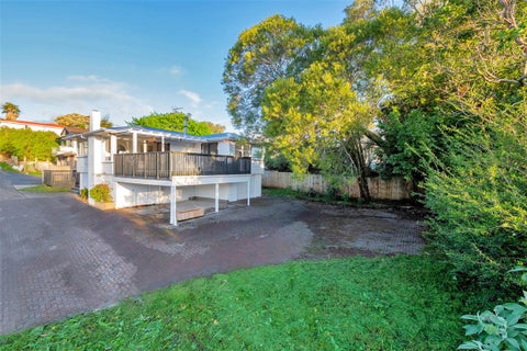 32A Dundee Place, Blockhouse Bay, Auckland