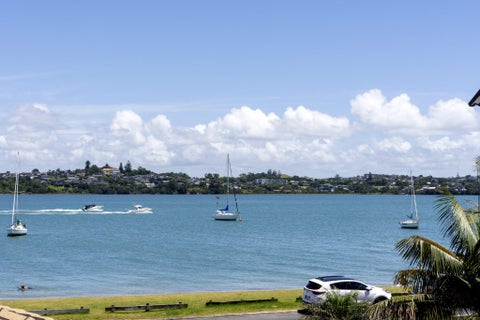 2/17 The Parade, Bucklands Beach, Auckland
