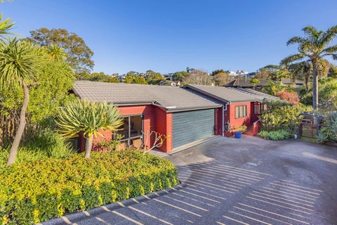 1/1031 Beach Road, Torbay, Auckland