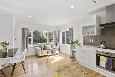 1/2 EARL Road, Titirangi, Auckland