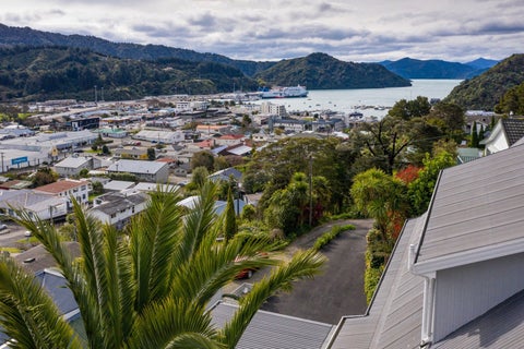 12A Broadway, Picton