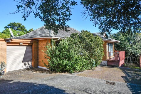 2/26 Sikkim Crescent, Clover Park, Auckland