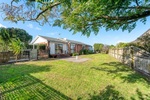 62 West Fairway, Golflands, Auckland