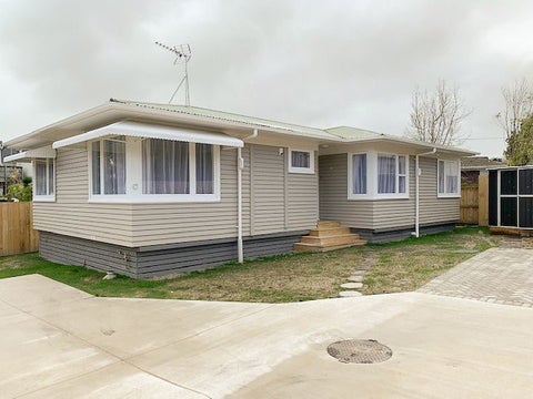 14C Triangle Road, Massey, Auckland