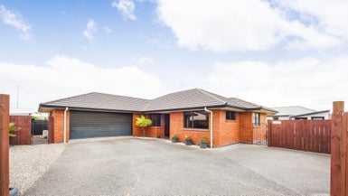 17 Daniel Place, Kelvin Grove, Palmerston North