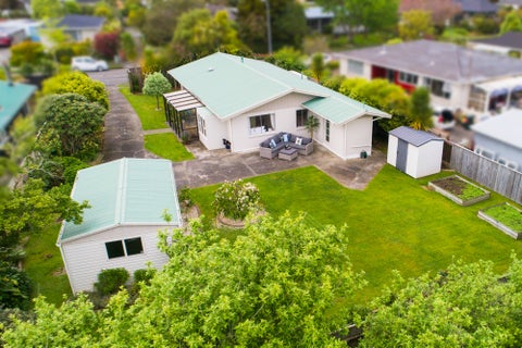 8 Leybourne Avenue, Waikanae