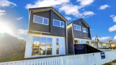 1/2 Chaucer Place, Blockhouse Bay, Auckland