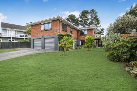 19 Pinehurst Place, Wattle Downs, Auckland