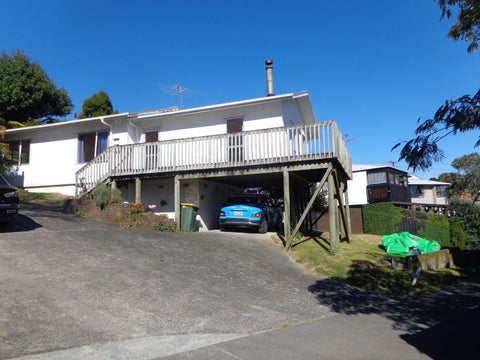 42 Lilburn Crescent, Massey, Auckland