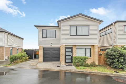 15 Nga Waka Place, Mangere, Auckland