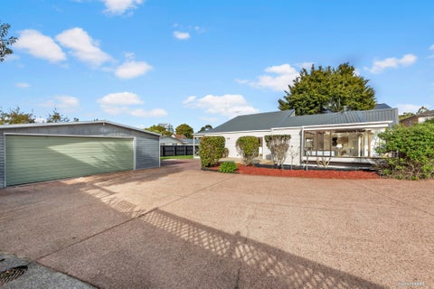 27D Swanson Road, Henderson, Auckland