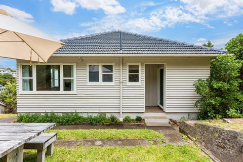 18 Elphinstone Avenue, Strathmore Park, Wellington