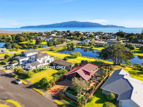 23 Barrett Drive, Waikanae Beach, Waikanae