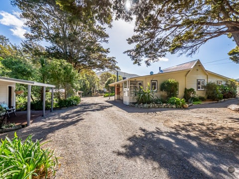 1044 Coast Road, Wainuiomata Coast, Lower Hutt
