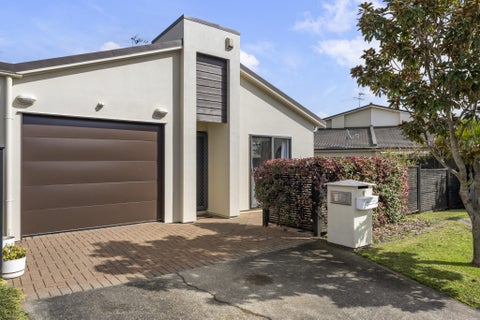 8 Bunker Rise, Golflands, Auckland