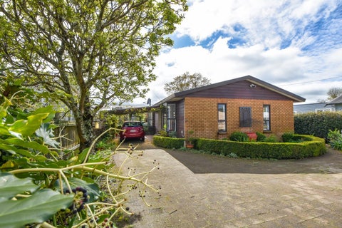 8 Davy Street, Carterton