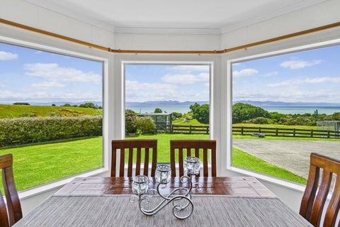 1801 East Coast Road, WHAKATIWAI, MIRANDA