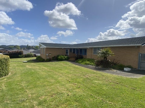 6 Floyd Road, Riverhead, Riverhead