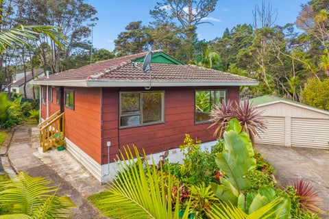 12 Sonnenberg Way, Titirangi, Auckland