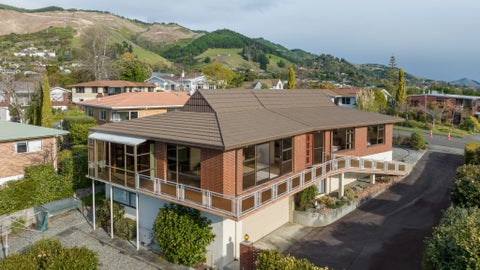 4 Farnham Drive, Richmond