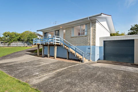 1/14 Jenelin Road, Glendene, Auckland