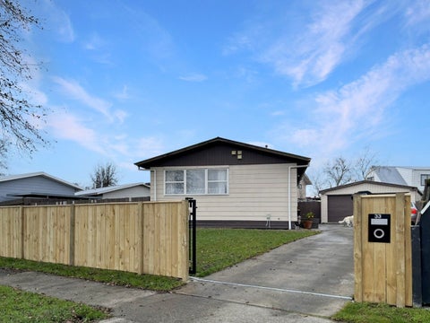 33 Suzanne Grove, Kelvin Grove, Palmerston North