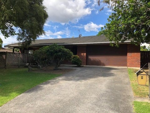 8 Donzella Place, Conifer Grove, Takanini