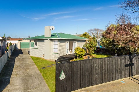 24 Holdsworth Avenue, Milson, Palmerston North