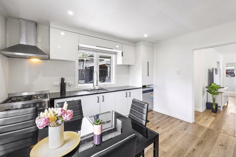 2/176 Henderson Valley Road, Henderson, Auckland