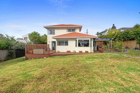 2/883 East Coast Road, Northcross, Auckland