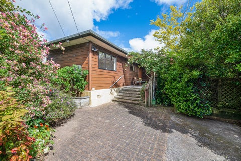1/39 Sturges Road, Henderson, Auckland