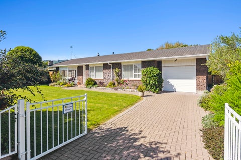 6 Paretai Grove, Waikanae
