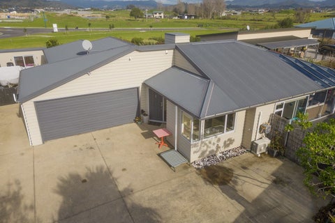 7 Redwings Close, Whitianga, Whitianga