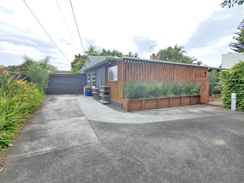 11 Alma Road, Milford, Auckland