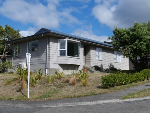 2 Thimble Lane, Whitby, Porirua
