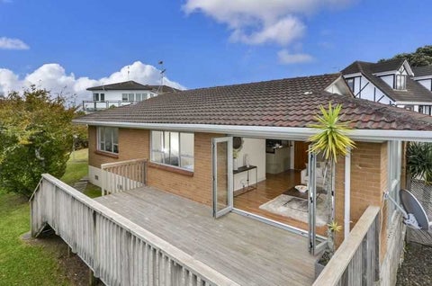 2/148 Arran Road, Browns Bay, Auckland