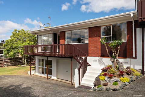 2/14 Ensign Place, Hillcrest, Auckland