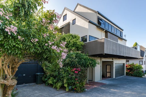 45 Sylvia Road, Hillcrest, Auckland