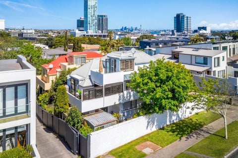 1/18 Killarney Street, Takapuna, Auckland