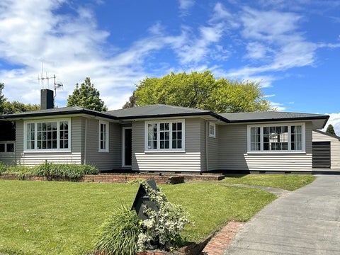 8 Norwich Place, Awapuni, Palmerston North