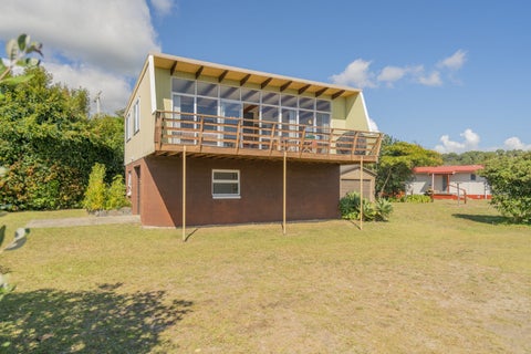 50 Banks Street, Cooks Beach, Whitianga