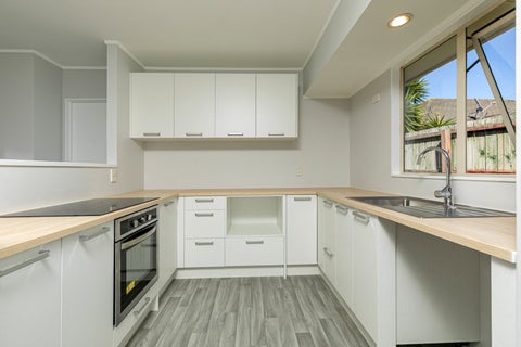 12 Legacy Drive, Henderson, Auckland