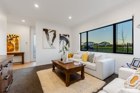 39 Davey Crescent, Orewa, Orewa
