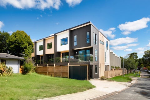 12 South Pacific Place, Henderson, Auckland
