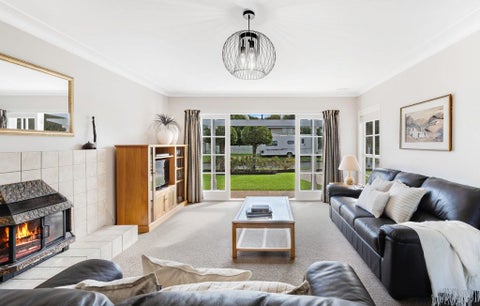 5 Micawber Place, Mellons Bay, Auckland