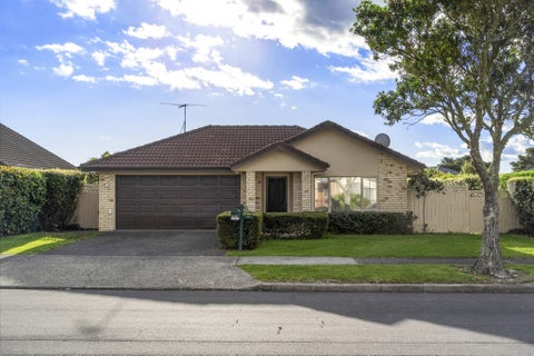 11 Blackwood Drive, Wattle Downs, Auckland