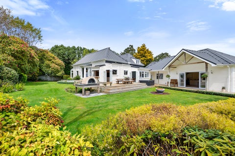 4 Cross Street, Lepperton, New Plymouth