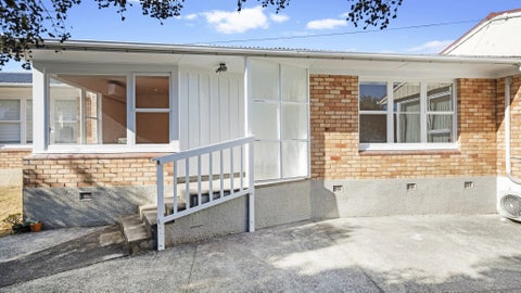 2/16 Britton Avenue, Mount Roskill, Auckland