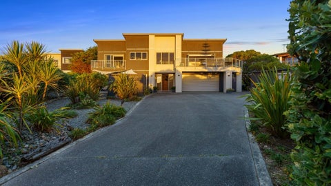 11 Pharazyn Avenue, Waikanae Beach, Waikanae